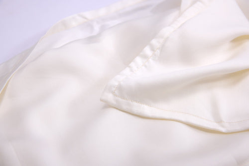 Calora Glide Pillowcase flange and stitching detail